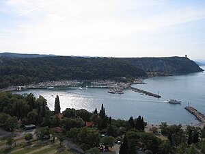 Pogled na Zaljev i luku Sistiana