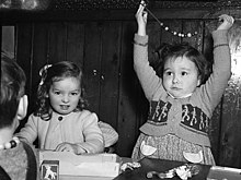 Children at Crwys Road infants school, an early Welsh-medium school in Cardiff (1951) Crwys Road Welsh-medium infants school, Cardiff (5204674676).jpg