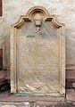Epitaph für Pater Ignaz Windisch († 1783) an der Außenmauer von St. Ulrich in Deidesheim