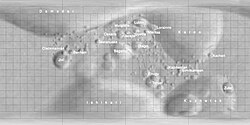 Mappa topografica di Mathilde. Proiezione equirettangolare. Area rappresentata: 90°N-90°S; 180°W-180°E.