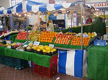 English: Fresh produce Indoor market, Abergave...