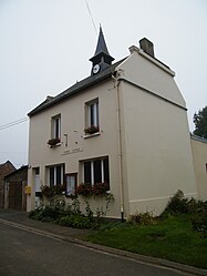 Balai kota di Fresnoy-en-Chaussée