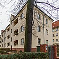 Wohnhauszeile (Anschrift: Hardenbergstraße 53, Lößniger Straße 56-60 und Scharnhorstraße 42) und seitliche Einfriedung