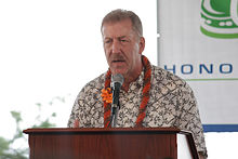 Honolulu Mayor Peter Carlisle at Rail Groundbreaking 2011-02-22.jpg