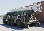 ZIL-135、自走地対地ミサイル9K52 ルーナM搭載型