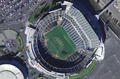 Ein Satellitenbild des Oakland Coliseum.