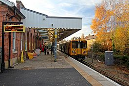 Merseyrail Class 507, 507017, Ormskirk railway station (geograph 3786747).jpg