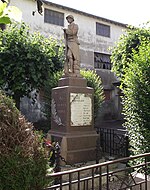 Poilu au repos (monument aux morts)