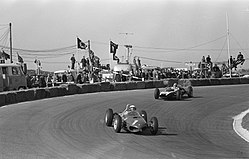 P. Hill ja Tony Maggs Hollannin GP:ssä 1962.