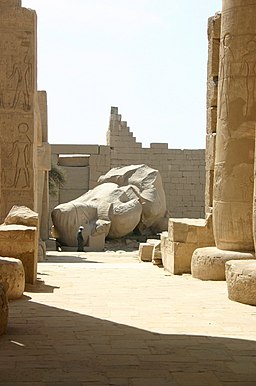 http://upload.wikimedia.org/wikipedia/commons/thumb/a/af/S_F-E-CAMERON_EGYPT_2005_RAMASEUM_01319.JPG/256px-S_F-E-CAMERON_EGYPT_2005_RAMASEUM_01319.JPG