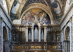 La contre-façade et l'orgue