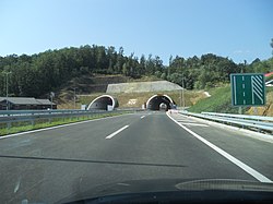 Pohled na vjezd do tunelu
