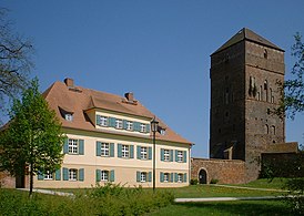 Дом бургомистра и башня замка епископа