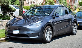 Tesla Model Y 2020 года, спереди 8.1.20.jpg