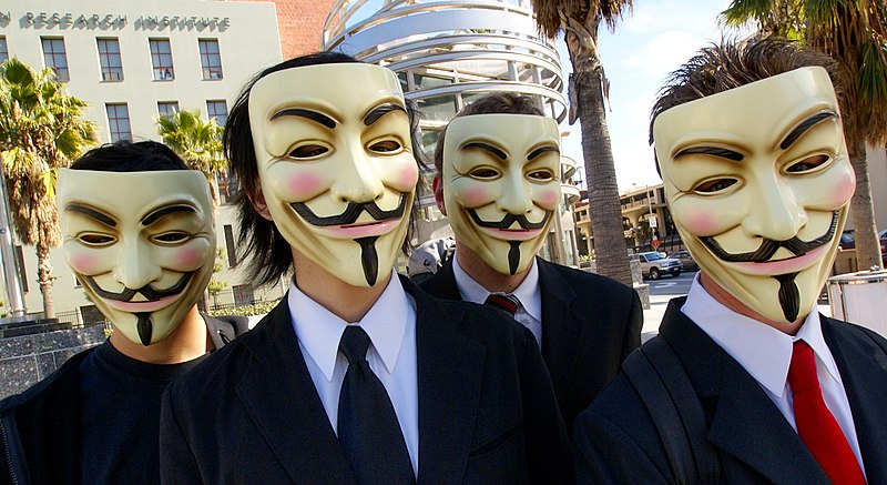 Archivo:Anonymous at Scientology in Los Angeles.jpg