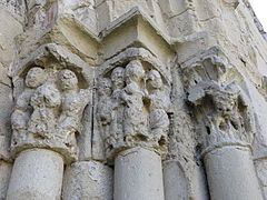 Détail de chapiteau de l'église.