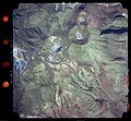 本白根山鏡池周辺の航空写真。国土交通省 国土地理院 地図・空中写真閲覧サービスの空中写真を基に作成