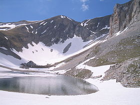 Vue de la Cima del Redentore depuis le lac de Pilate.