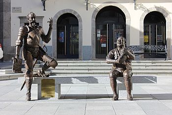 تمثالا كُلٍ من دون كيخوتي وسانشو بانثا في مدينة بيخار الإسپانيَّة