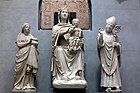 Богородица со стаклени очи. Скулптурна група од сводот на средишниот портал на Фиренската катедрала.