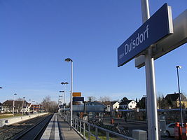 Blick über den Bahnhof und den angrenzenden Busbahnhof