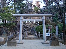 鳩森八幡神社の千駄ヶ谷富士 当時の場所に現存する最古の富士塚 ※都指定有形民俗文化財