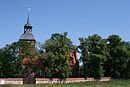 Kirche mit Kirchhofeinfriedung