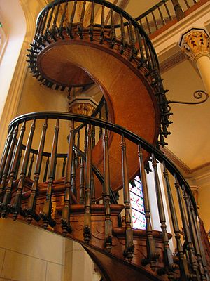 There is no newel at Loretto Chapel's spiral s...