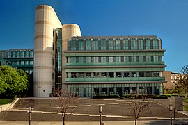 McGaugh Hall,Universidad de California, Irvine (1991)