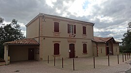 The town hall in Montiron