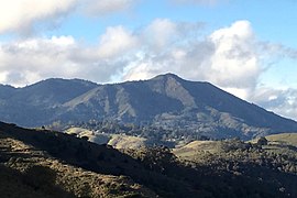 Mt. Тамалпаис, вид с юга.jpg