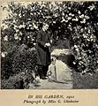 Robert Hugh Benson em seu jardim, 1911. Do livro Memorials of Robert Hugh Benson (Memoriais de Robert Hugh Benson)