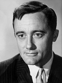 http://upload.wikimedia.org/wikipedia/commons/thumb/b/b0/Robert_Vaughn_Napoleon_Solo.JPG/220px-Robert_Vaughn_Napoleon_Solo.JPG