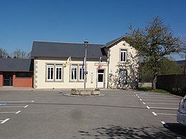 The town hall in Saint-Maigner