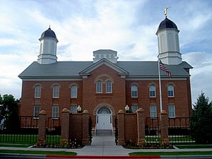 Vernal Utah temple.jpg