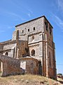 Fortikeca sonorilturo de la preĝejo de Santiago Apostolo en Villamorón.