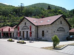 Tidigare stationshus i Zavala, numera restaurang