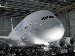 http://upload.wikimedia.org/wikipedia/commons/thumb/b/b1/A380_Reveal_1.jpg/250px-A380_Reveal_1.jpg