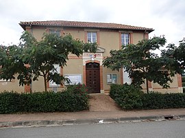 The town hall in Aurimont