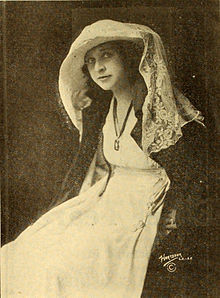 Charlotte Burton 1916.jpg