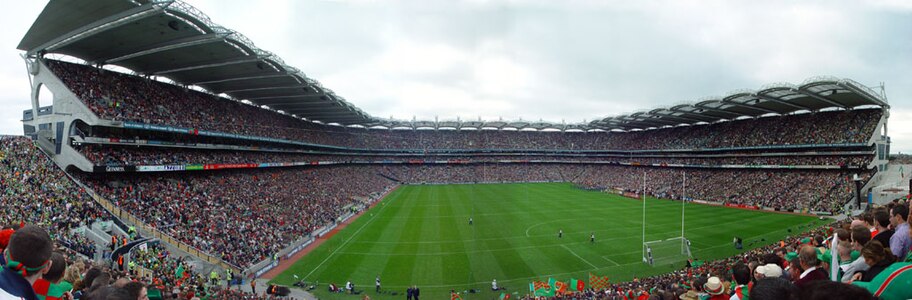 2004ko All-Ireland Senior Football Championship txapelketako futbol gaeliko finala Kerry GAA (orlegi eta urre kolorea) eta Mayo GAA (orlegi eta gorria) taldeen artean. Croke Park, Dublin.