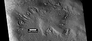 Vista ancha de meter capas, cuando vistos por HiRISE bajo HiWish programa
