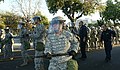 Policjanci szkolący żołnierzy Gwardii Narodowej w zakresie kontroli zamieszek