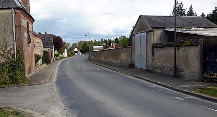 Rue du 21 août, vers Corbeilles.