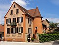 Maison façades avec tourelle d'escalier et escalier extérieur