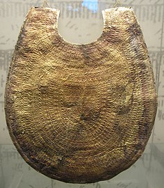 Large pectoral en or à motifs orientaux, 675-650. Cerveteri, tombe étrusque Regolini-Galassi. Musée grégorien étrusque