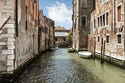 La totalité du Rio Brazzo, vu du rio della Madonna dell'Orto vers le rio de la Sensa.