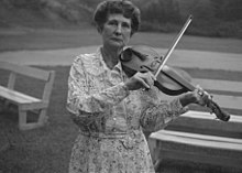 Саманта Бамгарнер, скрипач, банджоистка, гитаристка и пионер местной музыки из Северной Каролины, 1937 год.