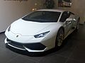 Nhìn từ phía trước Lamborghini Huracán LP 610-4