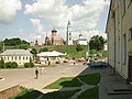 Volokolamsk centrum, med den nye og gamle katedral i baggrunden